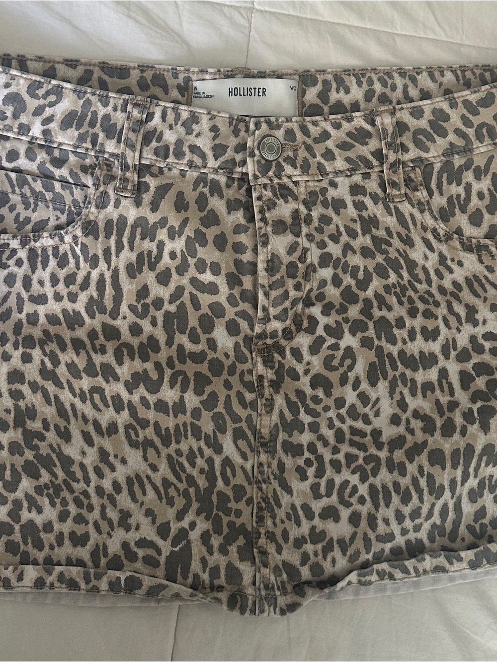 Hollister Women's Leopard Print skirt - Taupe and Gray
